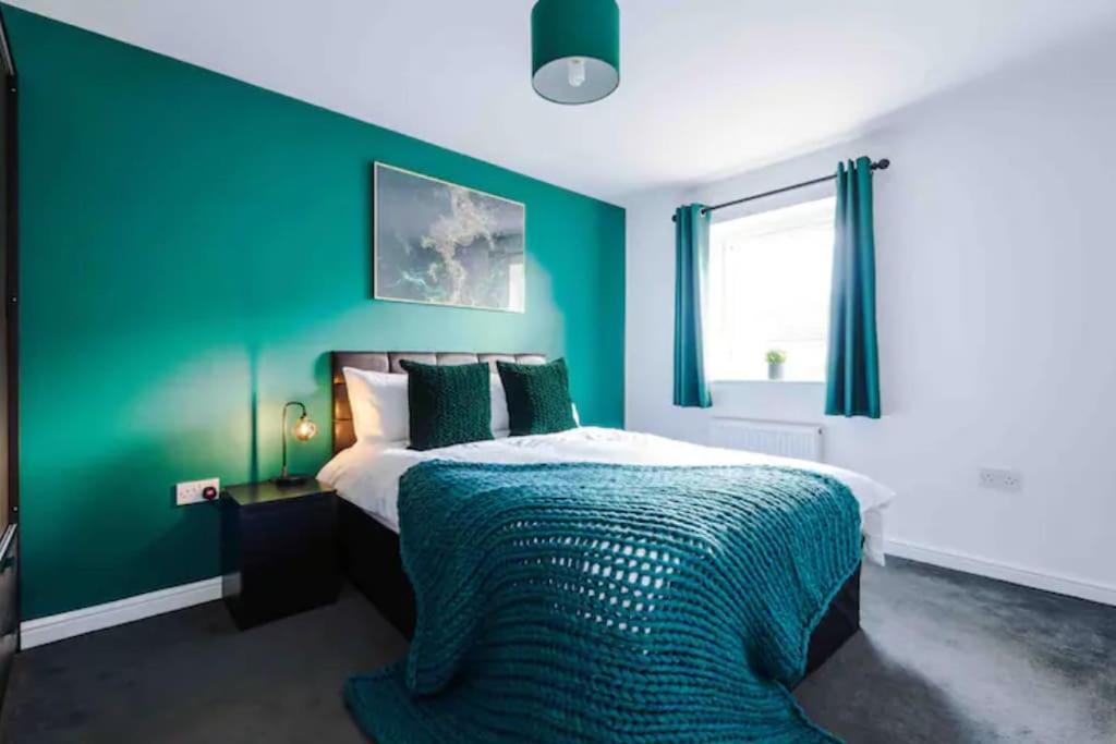 Spacious 5 Bedroom Home Hosted By Mcr Dens Manchester Extérieur photo