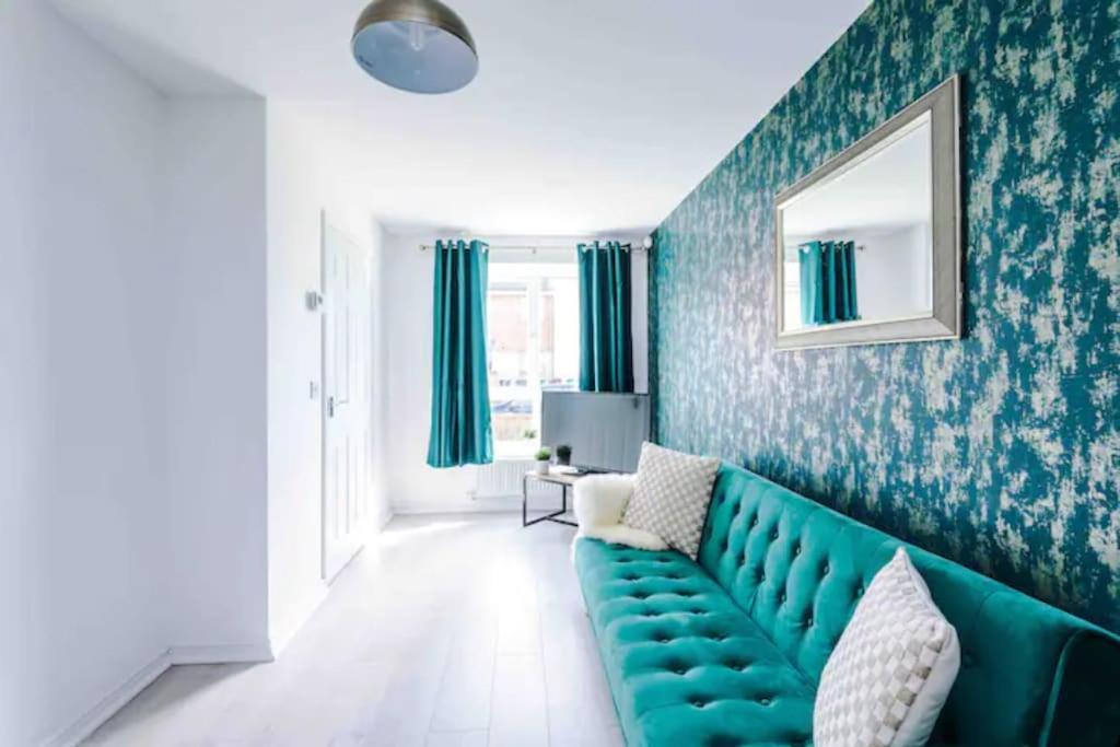 Spacious 5 Bedroom Home Hosted By Mcr Dens Manchester Extérieur photo